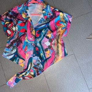 Graphic print cuffed sleeve knot hem blouse